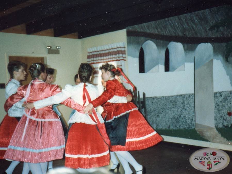 Cserkész Anyák Napja (1987) - History